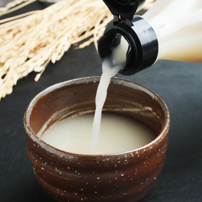 とば屋酢店の純米にごり酢は、米麹由来のコクと香りを持つ