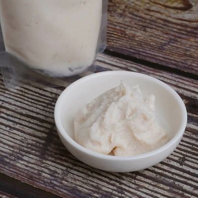 酢の粕（120g）は白いペースト状の食べるお酢